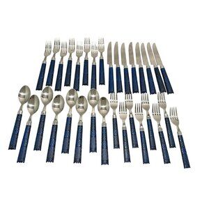 Rare Gibson Blue Geometric Unique 32 piece Set Plastic Handle